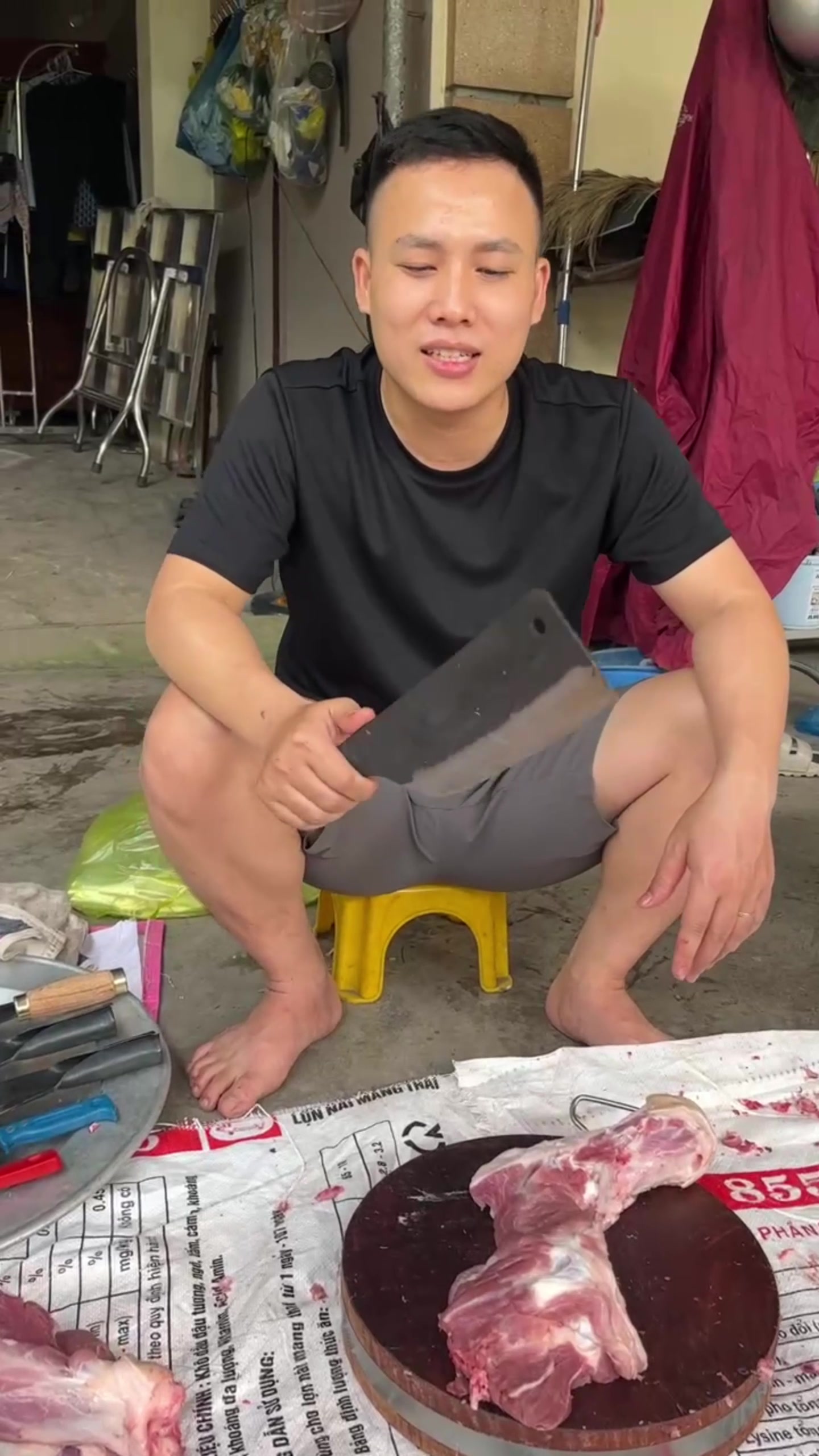 Dao chặt 800gr được làm bằng nhíp xe ô tô và rèn thủ công từ làng nghề Đa Sỹ  - Ảnh 7